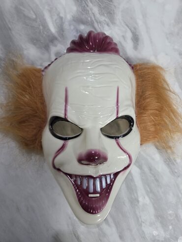 Карнавальные костюмы: Карнавальная маска в серебристом цвете с синими акцентами. Дизайн — 6