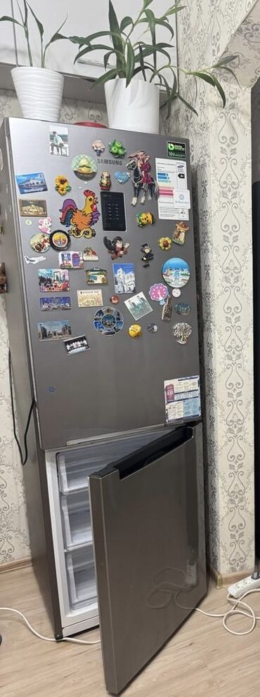 ноутбуки в бишкеке бу: Холодильник Samsung, Б/у, Двухкамерный at lalafo.kg ноутбуки в бишкеке бу: Холодильник Samsung, Б/у, Двухкамерный