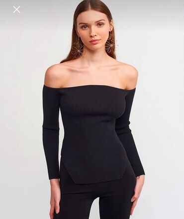 женские бесшовные леггинсы: Qara rəngli off-shoulder trikotaj bluz - Model: çiyinləri açıq