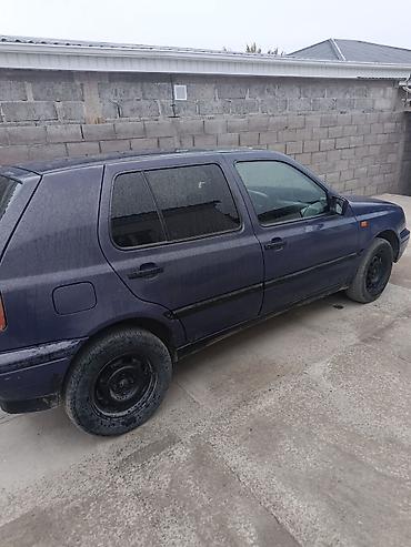 Volkswagen Golf: 1992 г., 1.8 л, Механика, Бензин, Хэтчбэк