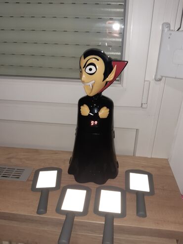 Društvene igre: Hit igra za noc vestica!!!Drustvena igra napad vampira. Sve na lalafo.rs — 5 Društvene igre: Hit igra za noc vestica!!!Drustvena igra napad vampira. Sve — 5