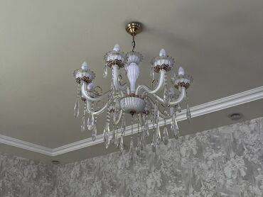 İşıqlandırma: Çılçıraq, 8 lampa, Şüşə