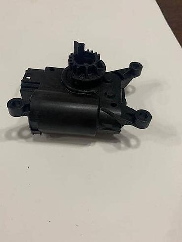 rezervoar: MOTOR KLAPNE GREJANJA ZA VOLKSWAGEN GOLF 7 - 5Q0907511K | Motor — 2
