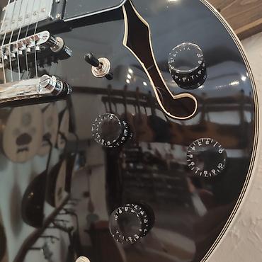 gitara temiri: Elektro gitara Extreme Simlərin sayı: 6 Çanta və kabel hədiyyə — 3