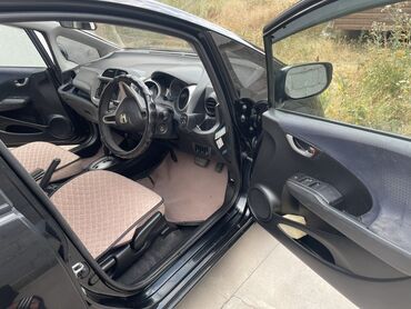 Honda: Honda Fit: 2008 г., 1.3 л, Автомат, Бензиновая, Хэтчбэк — 3