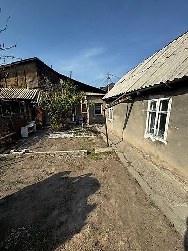 Продажа полдома: Продается полдома с участком 📍 Площадь дома: 54 м² Участок: 3 сотки — 7