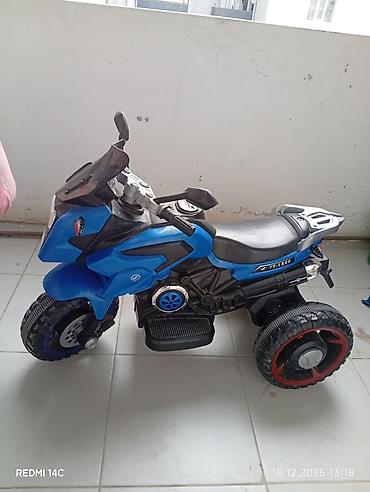 matasklet usaq: Uşaq üçün elektrikli üçtəkərli motosiklet - Rəng: mavi/qara - Model — 1