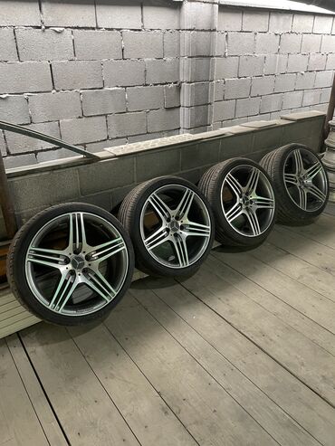 Диски: Литые Диски R 19 AMG, Комплект, отверстий - 5, Б/у at lalafo.kg Диски: Литые Диски R 19 AMG, Комплект, отверстий - 5, Б/у