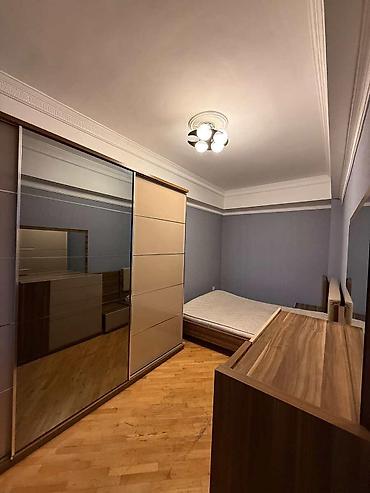 3 korona: İcarəyə verilir 3 otaqlı köhnə tikili 72 m², Gənclik m. 950 AZN/ay 3 — 4