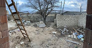 Недвижимость: Satılır: Tikintisi davam edən fərdi yaşayış evi - Layihə: 1 mərtəbə + — 10