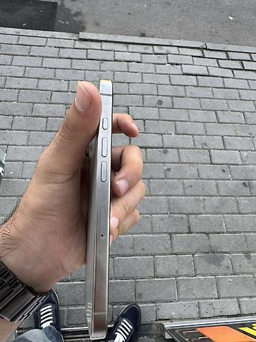 balaca iphone: IPhone 16 Pro, 512 GB, Natural Titanium — 4