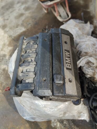 Комбинезоны: Bmw 2M50 Mator satılır 

bmw e36 aid bütün ehtiyat hissələri var