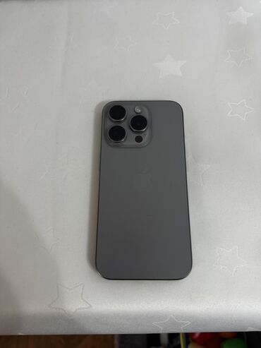Apple iPhone: IPhone 15 Pro, Б/у, 256 ГБ, Графит, Зарядное устройство, Коробка, Чехол, 86 % — 1