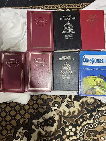 Hər biri əla vəzziyətdədir Köhnə nəşr kitablardır yeni kimidi heç