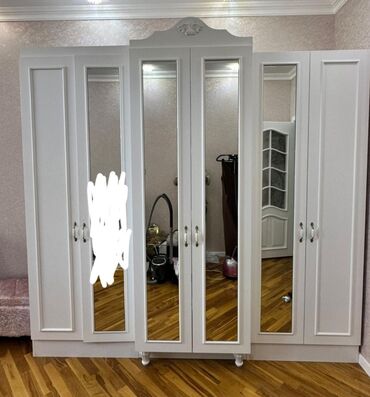 Sifarişlə divanlar: İşlənmiş, Açılan, 6 qapı Düz dolab, Qarderob, paltar dolabı