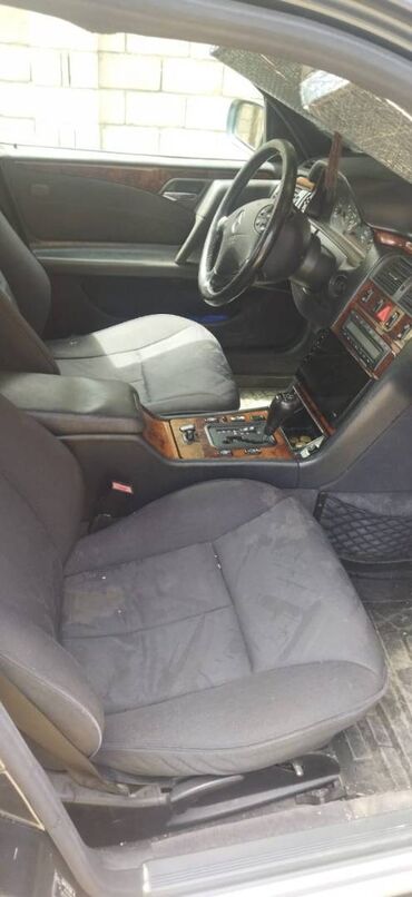 Mercedes-Benz: Mercedes-Benz 240: 2.4 l | 1998 il Sedan — 21