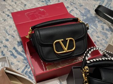 дольче габана: Классическая сумка, Valentino, Материал: Натуральная кожа, Регулируемый ремень, Женские