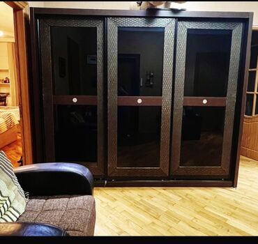 dolab metbex: Dolab 280azn. olçu en 2.40sm. derinlik 60sn. çox mohkem materiyali