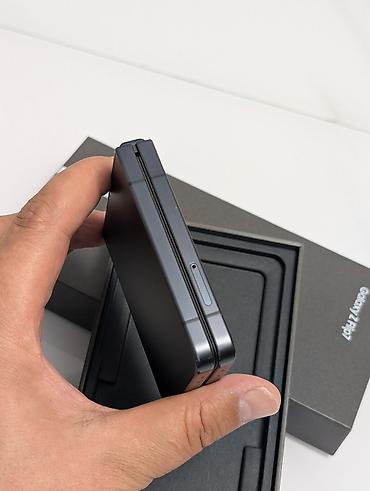 Техника и электроника: Samsung Galaxy Z Flip7, Б/у, 512 ГБ, цвет - Черный, 2 SIM — 7