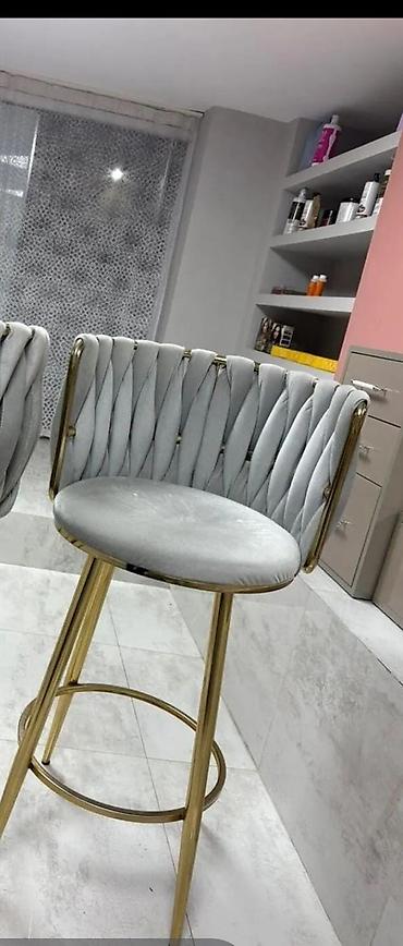 qabaq stolu: Bir eded salon kreslosu satılır bir həftədi alinib 100 azn ( 180 azn — 1