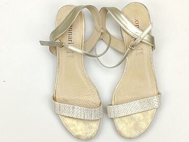 czarne spódnice z eko skóry: Sandals for women, 38, Monnari, condition - Good