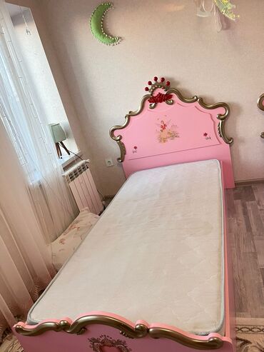 uşaq çarpayi: Qız üçün, Çarpayı, Bazasız, Matras ilə, Siyirməsiz