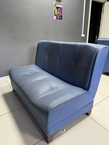 купить диван раскладной недорого: Прямой диван, цвет - Синий, Б/у