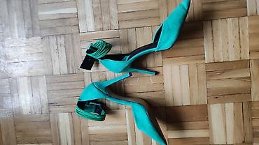 diline shoes: Štikle za žene u zelenoj boji sa špicastim vrhom i kaišem oko članka — 3