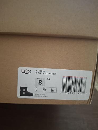 cat obuca: UGG ženske čizme – model Mini (kratke) sa sjajnim transparentno‑dim — 5