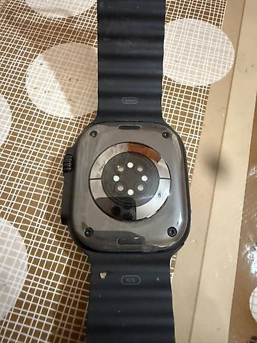 agilli saat: Apple Watch Ultra üslubunda ağıllı saat, 49 mm qara korpus və qara — 3