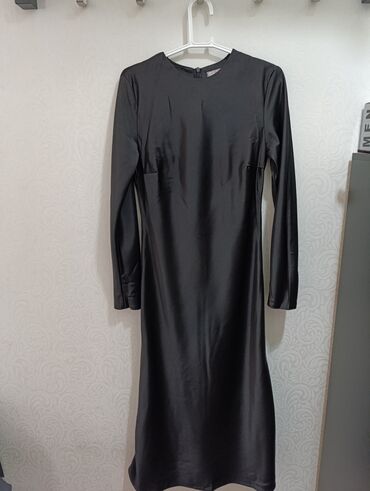 черное платье: Вечернее платье, Классическое, Длинная модель, Атлас, С рукавами, S (EU 36)