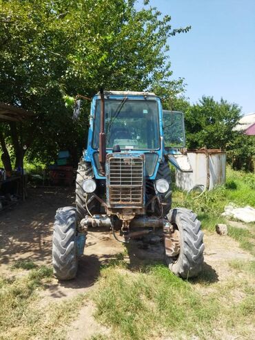 emteze 89: Traktor Belarus, 1992 il Traktor süper vəziyyətdədir, rol dazatrıdı