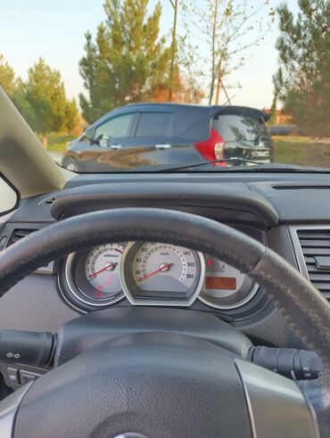 Nissan: Nissan Tiida: 1.6 l | 2011 il Hetçbek — 11