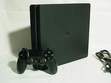 PS4 (Sony Playstation 4): U ponudi je Sony PlayStation 4.
Konzola je najnoviji SLIM model — 7