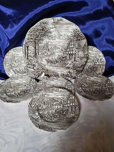 Ostali antikviteti: Engleski servis za poslastice Staffordshire iz 70ih. Engleski servis — 1