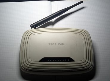 Модемы и сетевое оборудование: Wi-Fi роутер TP-LINK TL-WR740N на 150МБит. Рабочий, идёт вместе с