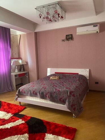 Həyət evləri və villaların satışı: Şəhər mənzərəsinə açılan balkonları olan möhtəşəm fasadlı 4 mərtəbəli — 28