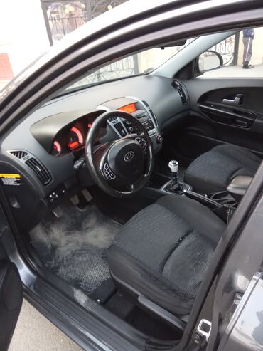 Kia: Kia Ceed: 1.6 l | 2009 il Universal — 9