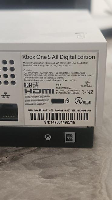xbox 720: Игровая приставка Xbox One S All Digital Edition 1TB (Белая) Продаю — 2