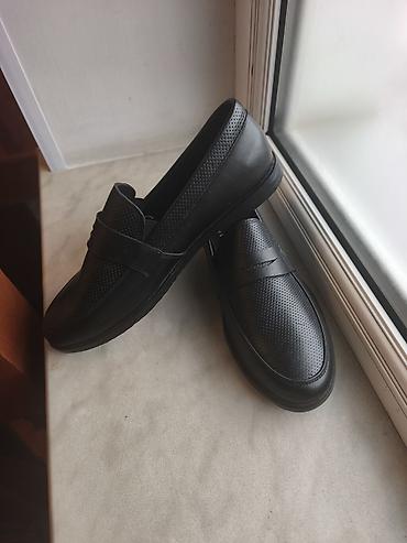 yay ayaqqabı: Kişi loafer ayaqqabıları – qara rəng, klassik penny loafer dizaynı - — 1