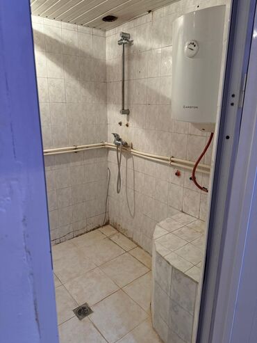 Uzunmüddətli kirayə mənzillər: Ataturk parkinin yaxinligi avestanin arxasinda 9/4 mertebesi 2 otagli — 12