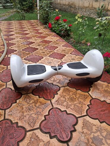 вазы для фруктов и конфет: Şəhər içi hərəkət və əyləncə üçün iki məhsul: 1) Hoverboard (ağıllı