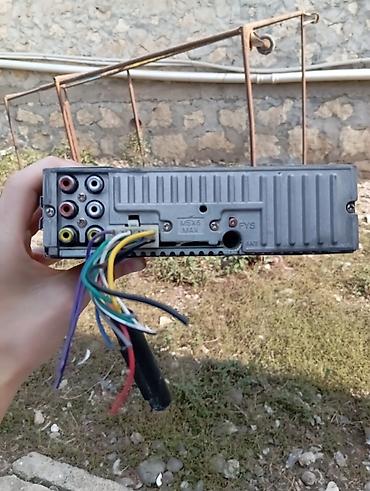 avtomobil ucun qaz avadanligi: Sony GT460D avtomobil maqnitofonu - Ön panel: USB (sağda), AUX giriş — 1