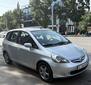срочная продажа авто по низким ценам: Honda Jazz: 2008 г., 1.3 л, Вариатор, Бензин, Хэтчбэк