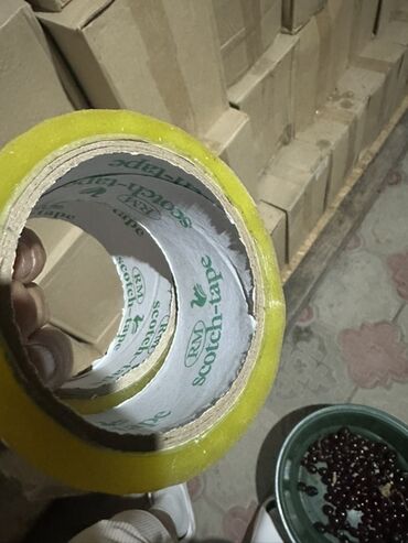 малярный скотч: Прочная клейкая лента "Scotch-tape" от RM, предназначенная для