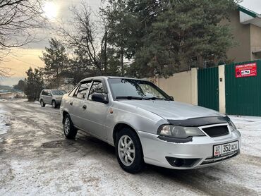 Daewoo: Daewoo Nexia: 2010 г., 1.6 л, Механика, Бензин, Седан