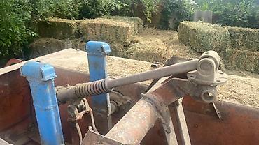 Тюковые пресс-подборщики: Пресс-подборщик тюковый прицепной + трактор-поезд МТЗ (на фото в — 6