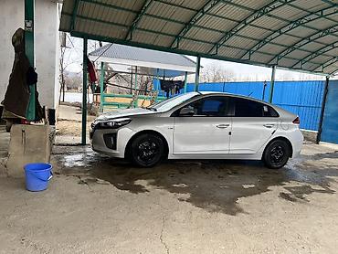Hyundai: Hyundai Ioniq: 2018 г., 1.6 л, Гибрид, Универсал — 1