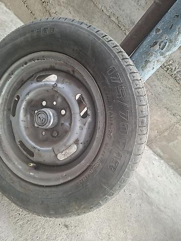 r17 225: Колесо в сборе: шина 175/70 R13 на штампованном стальном диске — 2