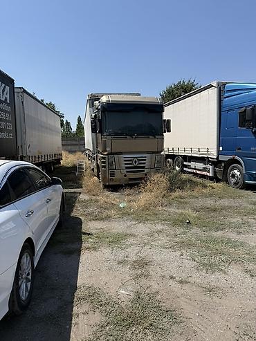 70 200: Тягач, Renault — 1